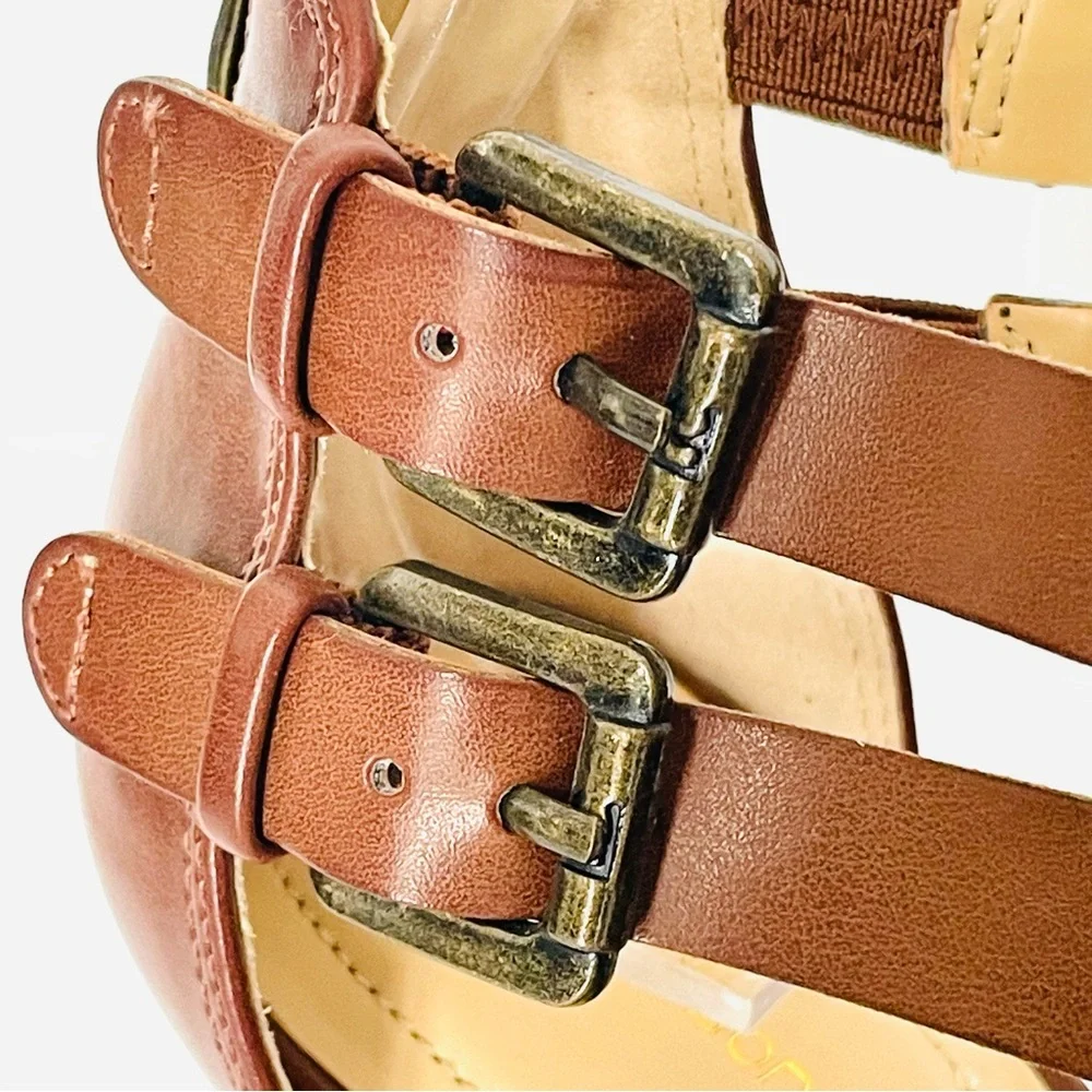 Liz Claiborne Strappy Heeled Sandals Cognac Buckled Ankle Strap Back Zipper Sz 8